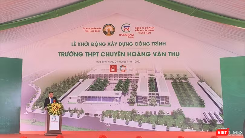 Ông Nguyễn Tâm Tiến - Tổng giám đốc Trungnam Group phát biểu tại Lễ khởi động xây dựng công trình Trường THPT chuyên Hoàng Văn Thụ tại tỉnh Hoà Bình