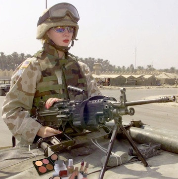 Bóng hồng trong chiến tranh