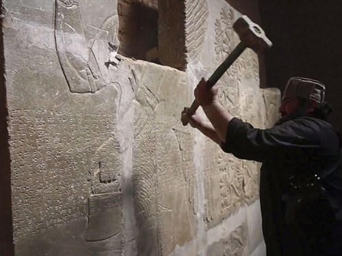 IS dùng bom nổ tung thành phố Assyrian, 3.000 năm tuổi tại Iraq ảnh 1