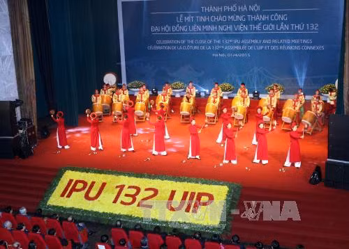 Lễ mít tinh chào mừng thành công của Đại hội đồng liên minh Nghị viện Thế giới lần thứ 132. Ảnh: TTXVN