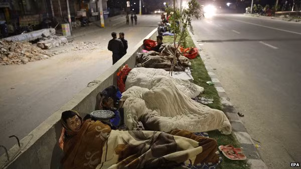 Động đất mạnh ở Nepal, hơn 1.500 người chết ảnh 2