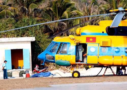 Tìm thấy đuôi tiêm kích Su-22 ở độ sâu 32 m ảnh 1