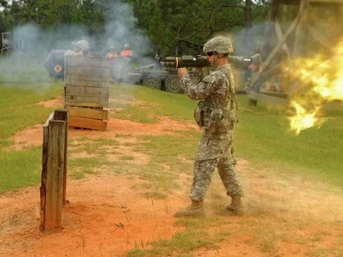 Mỹ cung cấp tên lửa nhằm giúp Iraq chống IS 
