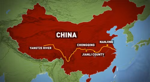 Tàu chở hơn 450 người chìm ở Trung Quốc ảnh 49