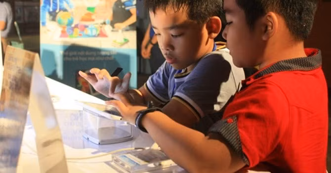 Công nghệ 24h: Làm sao lật đổ bốn ông lớn di động tại Việt Nam?