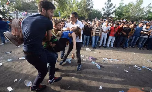 Vụ nổ bom làm nhiều dân thường bị thương. Ảnh: Reuters