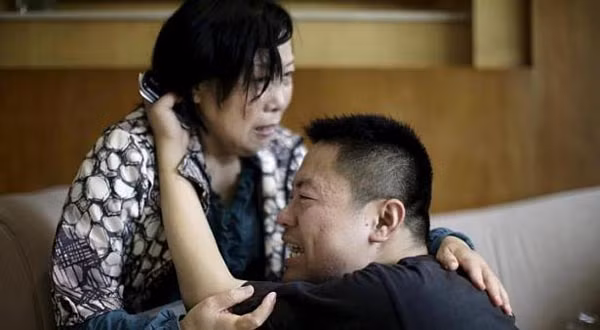 Tàu chở hơn 450 người chìm ở Trung Quốc ảnh 11