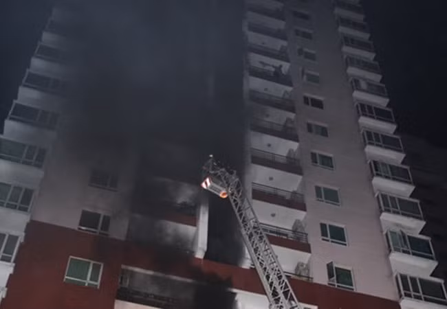 Khu chung cư của "đại gia điếu cày" lại bị cháy