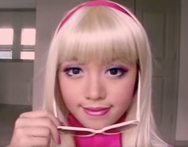Trang điểm hóa thân thành công chúa Barbie được hơn 62 triệu lượt xem trên YouTube