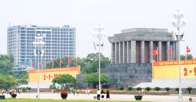 Giám đốc sở trẻ nhất Việt Nam, cao ốc 'pháo đài'...đúng quy trình