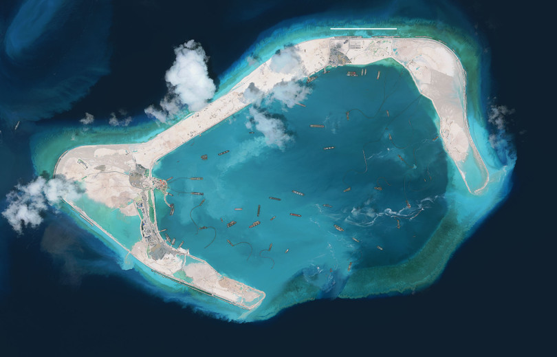Trung Quốc ồ ạt bồi lấp, xây đảo trái phép ở Biển Đông khiến cả khu vực và dư luận thế giới hết sức lo ngại
