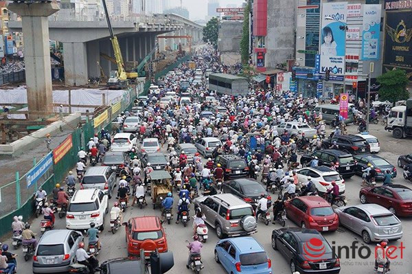 Hà Nội: Nhiều tuyến đường tê liệt suốt sáng vì ùn tắc ảnh 5