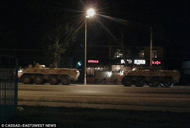 Bức ảnh mới cho thấy xe bọc thép Nga được sơn màu ngụy trang để chiến đấu tại sa mạc