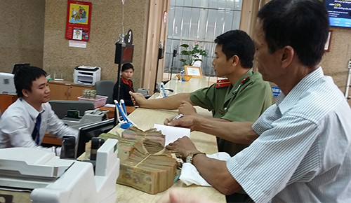 Ngân sách quốc gia lún sâu vay mượn tỷ USD ảnh 2