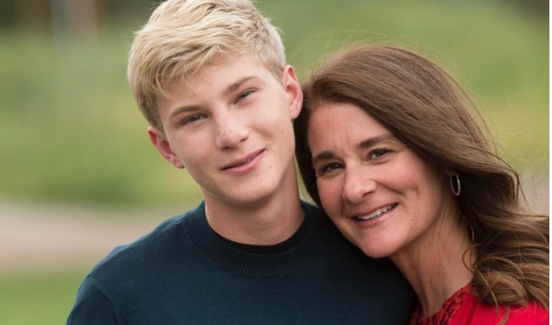 Bà Melinda và cậu con trai Rory