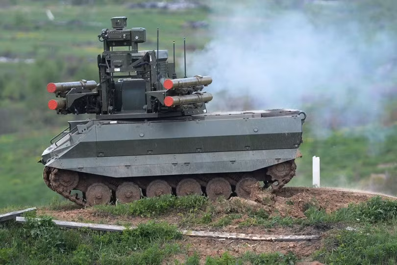 Robot chiến đấu Uran -9 do Cơ quan quản lý công nghệ và chế tạo trang thiết bị 766, ngoại ô Moscow phát triển.