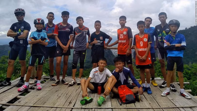 HÌnh ảnh của đội bóng nhí Wild Boar đăng tải trên trang Facebook của huấn luyện viên. Ảnh: CNN HÌnh ảnh của đội bóng nhí Wild Boar đăng tải trên trang Facebook của huấn luyện viên. Ảnh: CNN