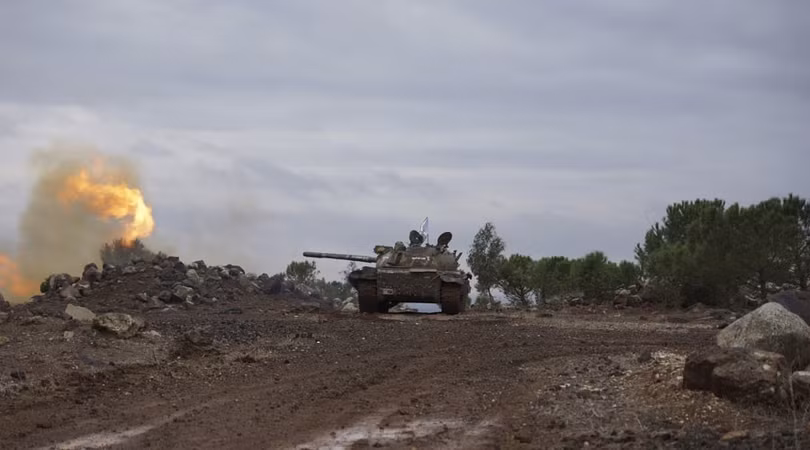 Xe tăng quân đội Syria pháo kích trên chiến trường Đông Ghouta