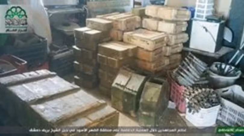 Một số lượng lớn vũ khí đạn dược của quân đội Syria bị chiếm giữ