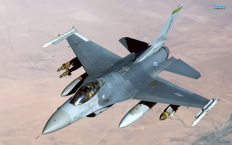 Máy bay tiêm kích đa nhiệm F-16 Fighting Falcon Mỹ
