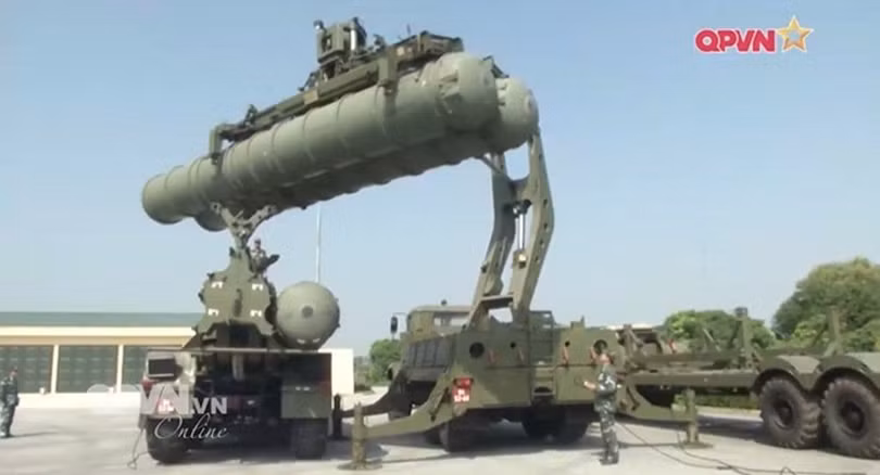 Bộ đội tên lửa S-300 trung đoàn 64 huấn luyện sẵn sàng chiến đấu