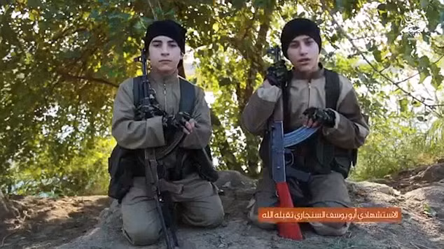 Hai chiến binh IS tuổi teen trước giờ đánh bom tự sát ở Iraq