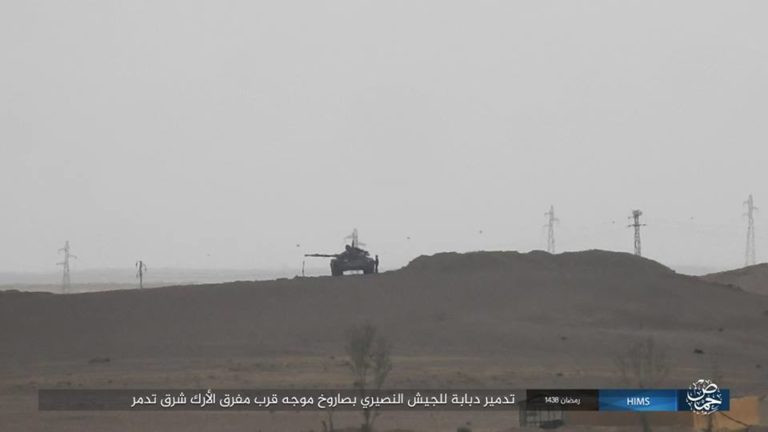 IS bắn tên lửa TOW Mỹ đánh chặn quân đội Syria ảnh 3