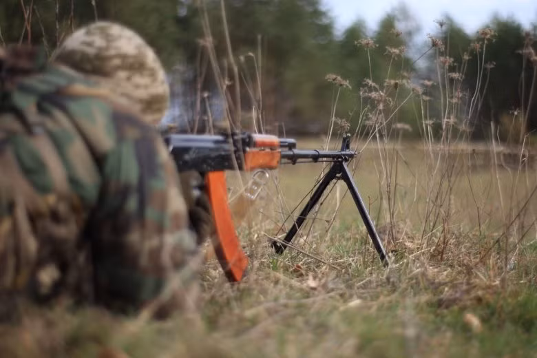 Một chiến sĩ dân quân Lugansk trên chiến tuyến Donbass