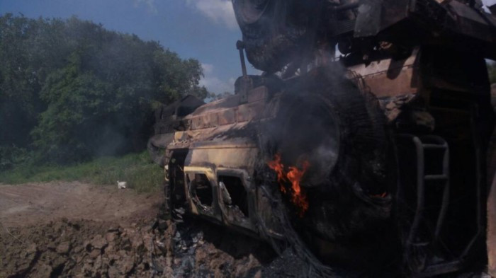 Xe bọc thép Trung Quốc tan nát vì trúng mìn, 7 sĩ quan Kenya thiệt mạng ảnh 1