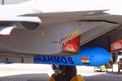 Tên lửa siêu thanh BrahMos lắp trên chiến đấu cơ Su-30MKI