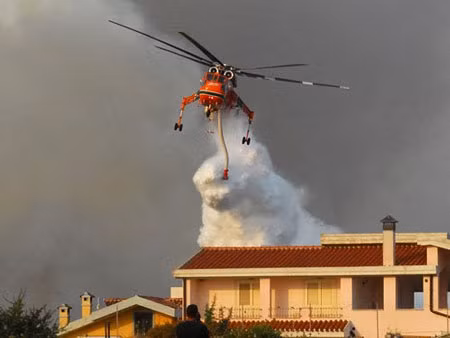 Hà Nội sẽ mua 2 máy bay trực thăng phục vụ chữa cháy, cứu hộ. Ảnh minh họa