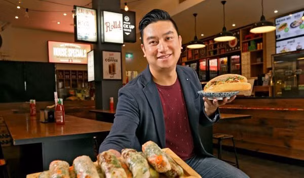 Tỷ phú Việt: Thương vụ 1,8 tỷ USD chấn động nước Mỹ ảnh 3 Tỷ phú Việt: Thương vụ 1,8 tỷ USD chấn động nước Mỹ ảnh 3