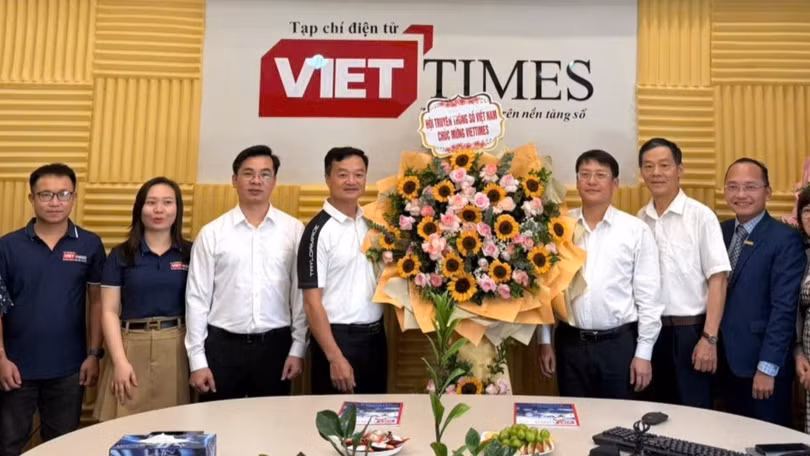Hội Truyền thông số Việt Nam thăm, chúc mừng Tạp chí điện tử VietTimes nhân ngày 21/6. Ảnh: Hoàng Dung.