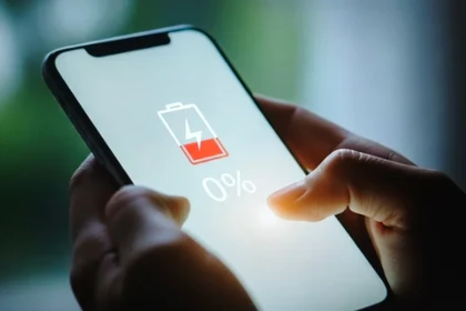 Những sai lầm tai hại khi sạc pin điện thoại. Ảnh: BGR.