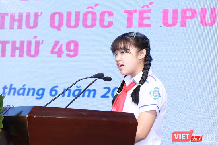 "Em ước mơ về một thế giới không còn rác thải nhựa để bảo vệ chính mình và mọi người" - Quán quân Phan Hoàng Phương Nhi chia sẻ về bức thư đoạt giải. Quán quân Phan Hoàng Phương Chi chia sẻ về bức thư đoạt giải.
