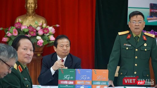 Ban Chỉ đạo tại Hội nghị báo cáo kết quả triển khai công trình sách “Ký ức người lính” cuối năm 2018.