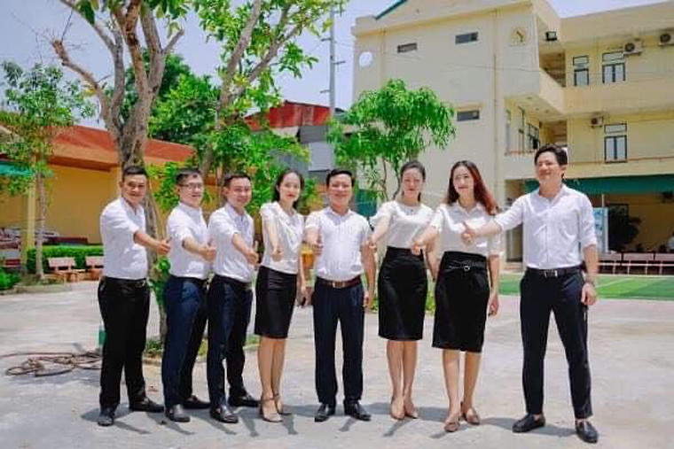 Các cán bộ ngành TT&TT góp mặt trong MV "Ánh sao nơi đầu tuyến" Các cán bộ ngành TT&TT góp mặt trong MV