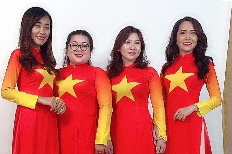 Các cán bộ ngành TT&TT góp mặt trong MV "Ánh sao nơi đầu tuyến" Các cán bộ ngành TT&TT góp mặt trong MV