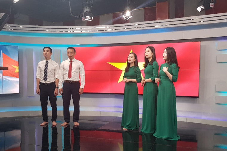 Các cán bộ ngành TT&TT góp mặt trong MV "Ánh sao nơi đầu tuyến" Các cán bộ ngành TT&TT góp mặt trong MV