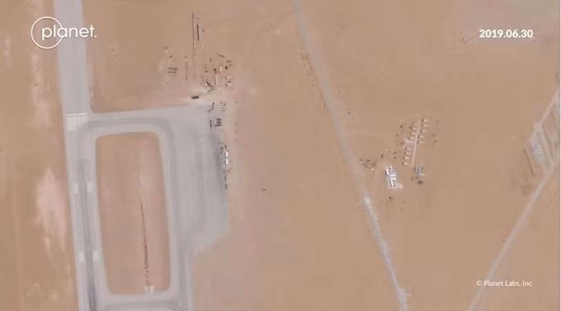 Một bức ảnh vệ tinh cho thấy đường băng ở căn cứ không quân Prince Sultan đang được cải tạo (Ảnh: CNN)