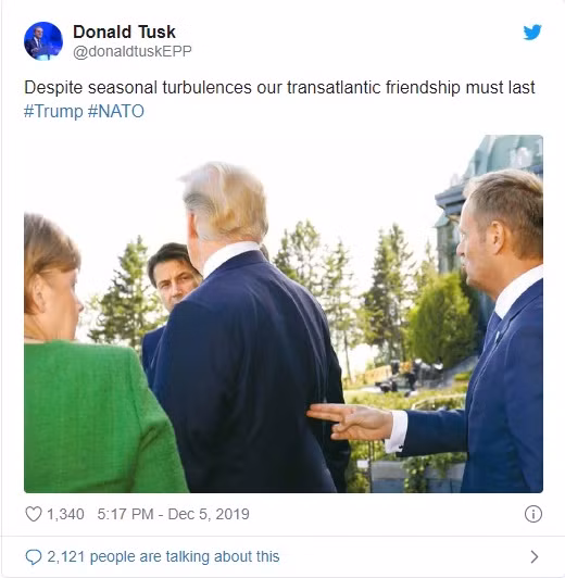 Đoạn tweet mà ông Tusk đăng tải kèm bình luận trên tài khoản chính thức của ông (Ảnh: Twitter)