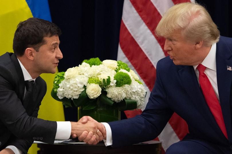Tổng thống Trump và người đồng cấp Ukraine Zelensky trong một cuộc gặp (Ảnh: Vox) Tổng thống Trump và người đồng cấp Ukraine Zelensky trong một cuộc gặp (Ảnh: Vox)