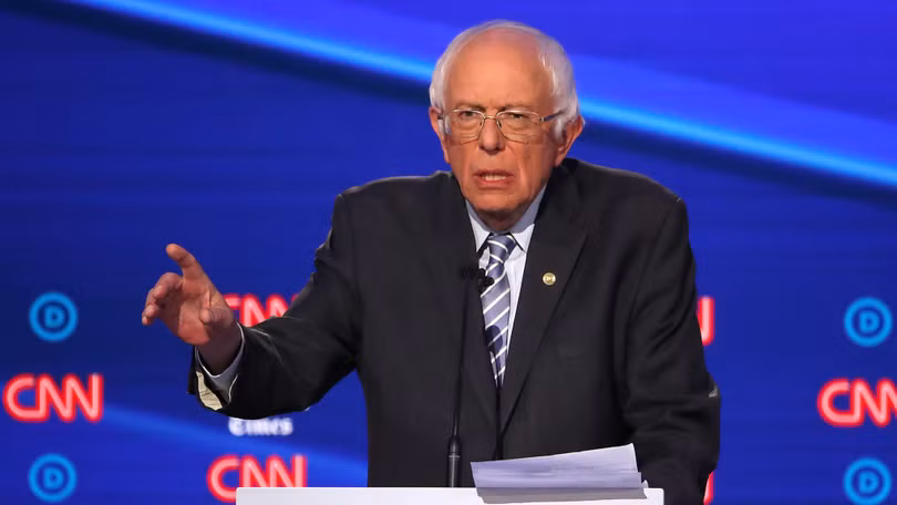 Ông Sanders bỗng dưng nhận được tin vui vào cuối buổi tranh luận (Ảnh: FT)