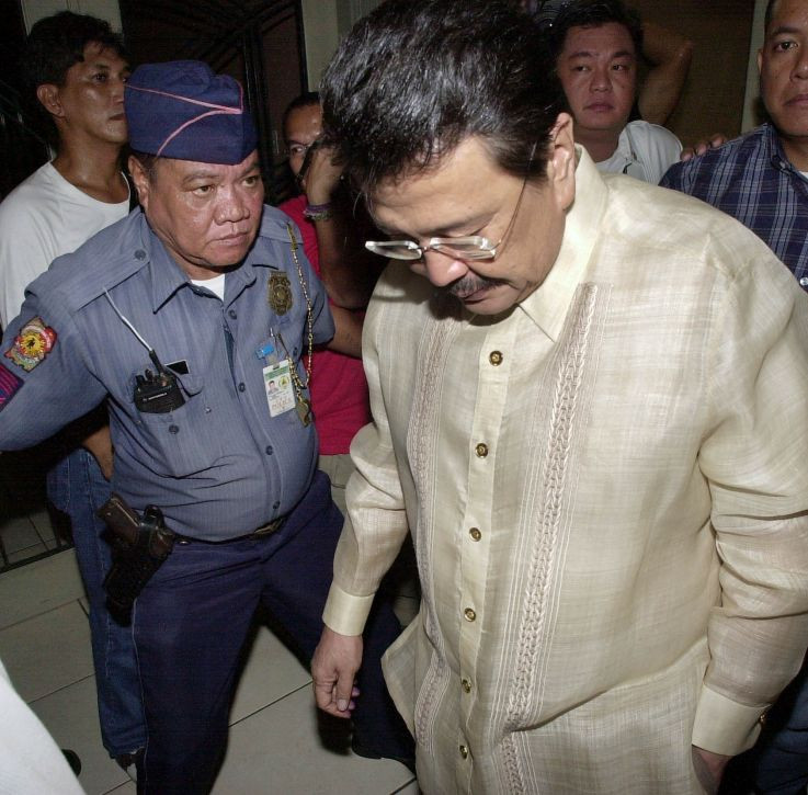 Tổng thống Philippines Joseph Estrada (Ảnh: Newsweek) Tổng thống Philippines Joseph Estrada (Ảnh: Newsweek)