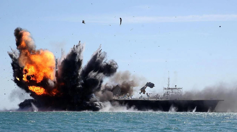 Hải quân Iran diệt hạm trong một cuộc tập trận (Ảnh: Getty)