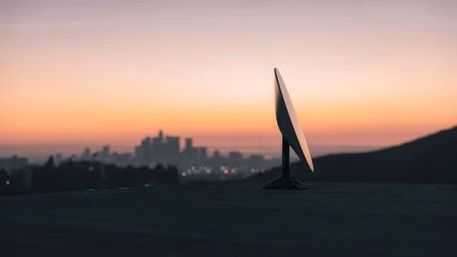 Ảnh một antenna được cho là thiết bị đầu cuối lắp đặt ở Los Angeles (Ảnh: Reddit)