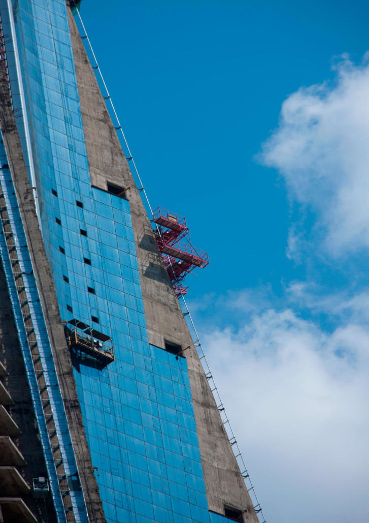 Khách sạn được ốp kính vào năm 2011 (Ảnh: CNN) Khách sạn được ốp kính vào năm 2011 (Ảnh: CNN)