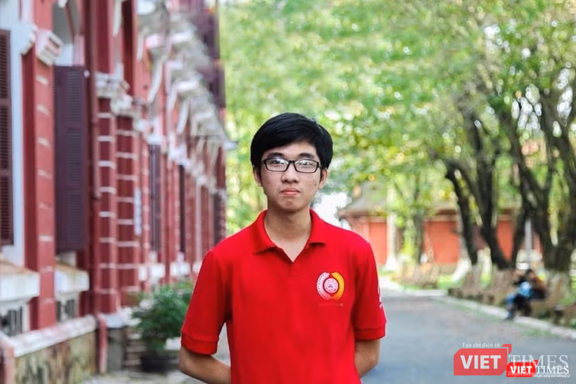Hồ Việt Đức - học sinh lớp 12, Trường THPT chuyên Quốc học Huế, giành Huy chương Vàng IBO 2020.