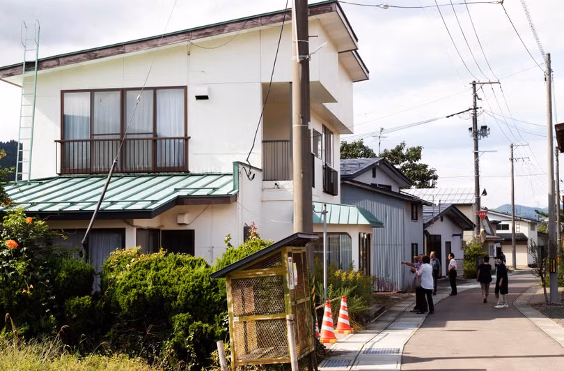 Ngôi nhà thời niên thiếu của ông Suga tại làng Akinomiya, Yuzawa, tỉnh Akita (Ảnh: Reuters) Ngôi nhà thời niên thiếu của ông Suga tại làng Akinomiya, Yuzawa, tỉnh Akita (Ảnh: Reuters)