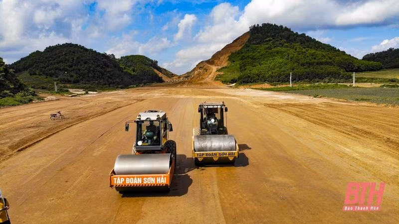 Cao tốc Bắc-Nam đoạn qua Thanh Hóa đang gấp rút thi công